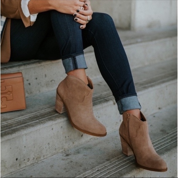Lucky Brand Womens Ellamy Suede Western Ankle Boots Tan Booties Size 8.5 - Picture 1 of 12